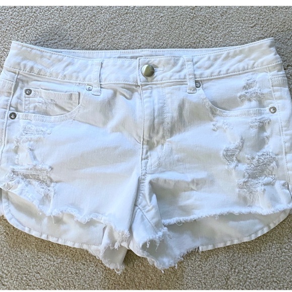American Eagle Outfitters Pants - American Eagle super stretch- shortie white shorts